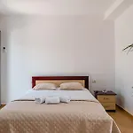Vila Orfea شقة كساميل